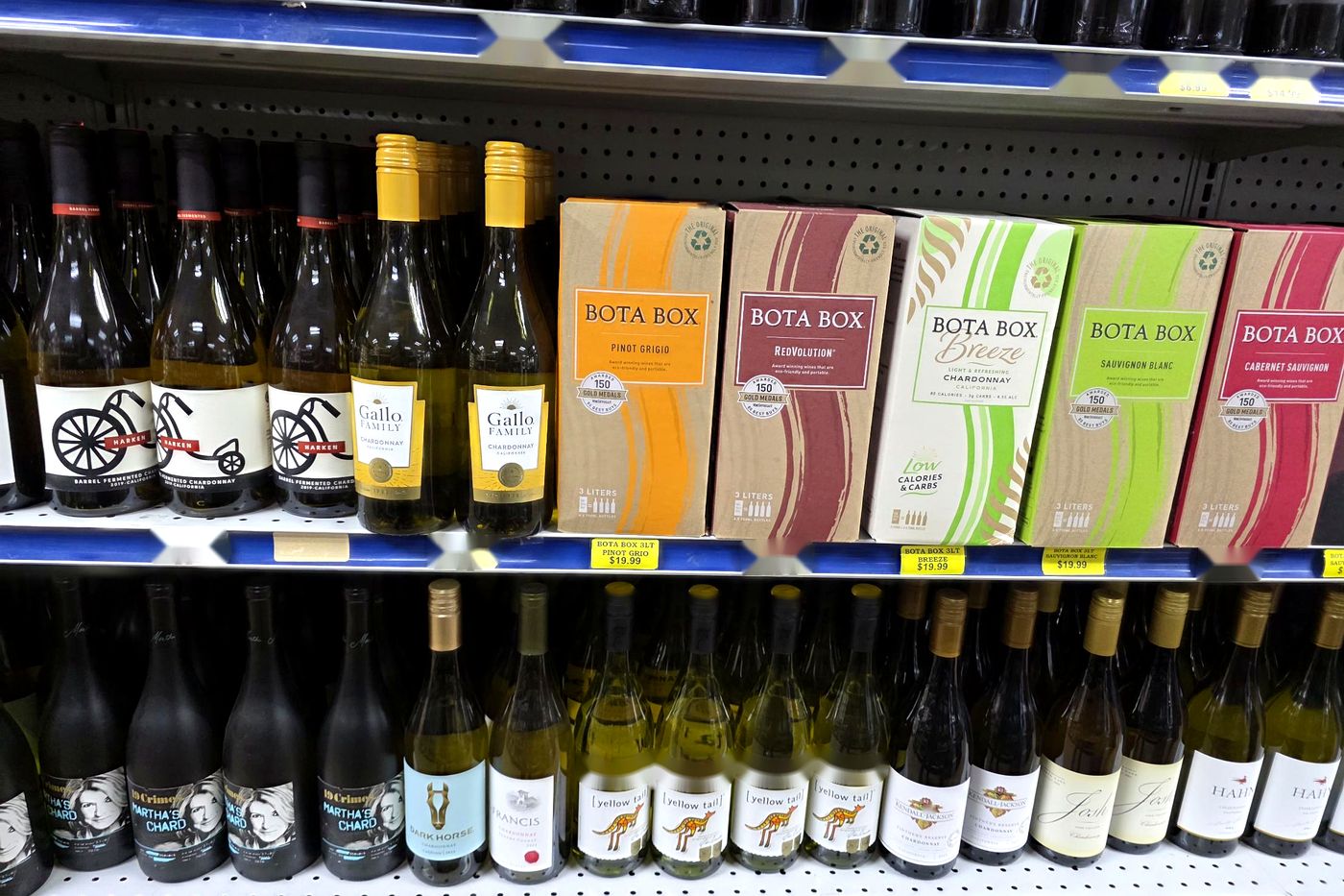 White wine and Bota Box